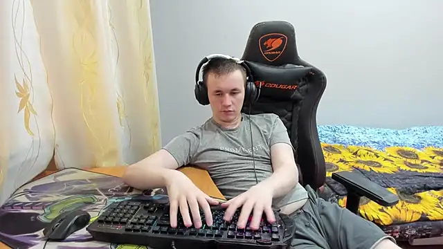 iliaskrislove online show from October 28, 10:03 am