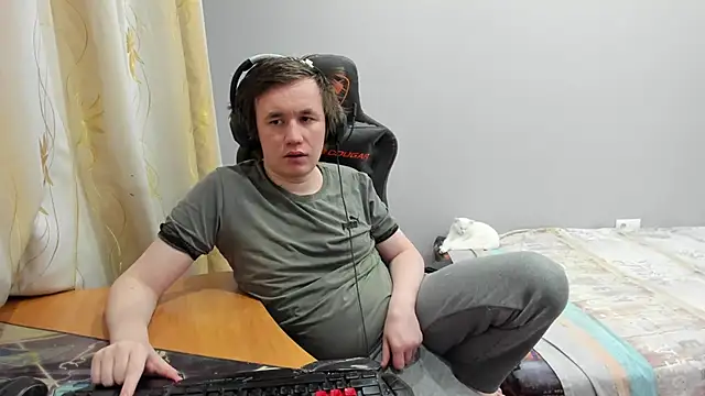 iliaskrislove online show from February 25, 5:46 pm