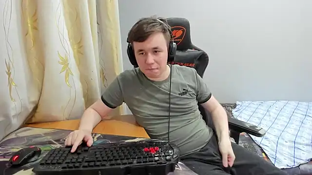 iliaskrislove online show from May 20, 8:17 pm