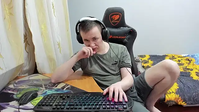 iliaskrislove online show from October 24, 1:37 am