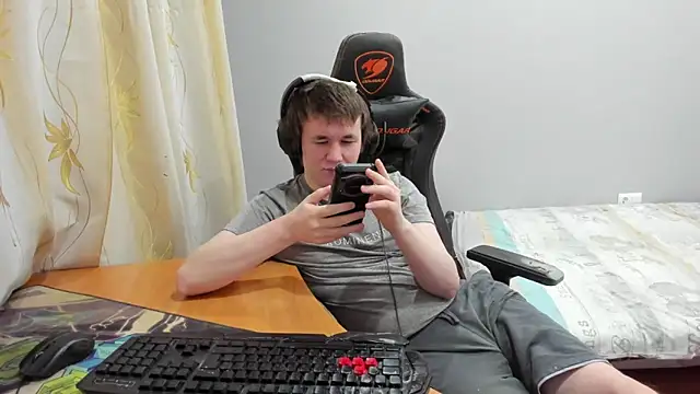 iliaskrislove online show from February 14, 1:39 am