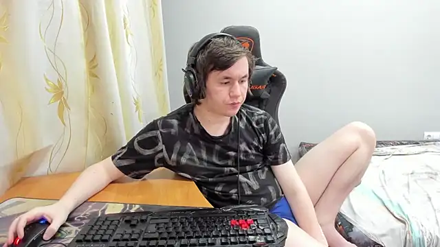 iliaskrislove online show from April 7, 4:09 pm