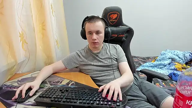 iliaskrislove online show from October 18, 4:47 am