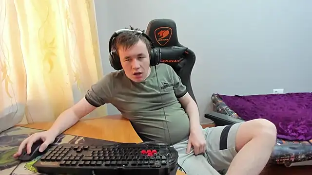 iliaskrislove online show from December 20, 6:38 am