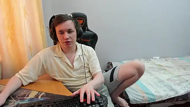 iliaskrislove online show from February 21, 12:18 pm