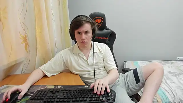 iliaskrislove online show from April 18, 3:14 pm