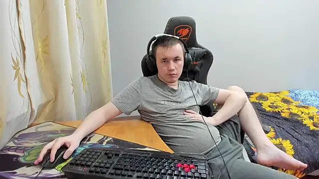 iliaskrislove online show from October 31, 2:35 pm