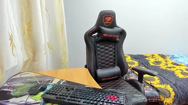 iliaskrislove online show from November 1, 6:02 pm