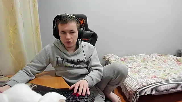 iliaskrislove online show from November 30, 1:34 pm