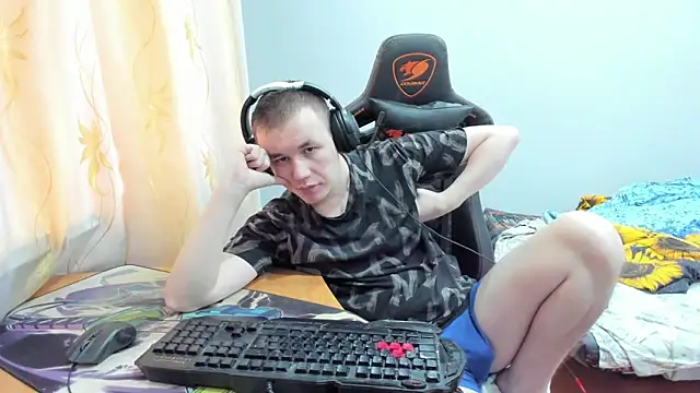 iliaskrislove online show from October 12, 3:52 am