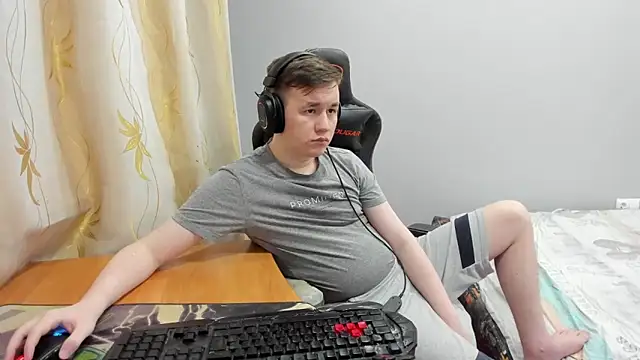 iliaskrislove online show from April 23, 1:12 am