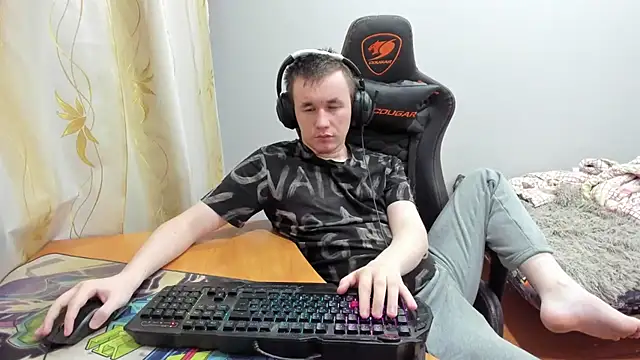 iliaskrislove online show from November 7, 12:48 am