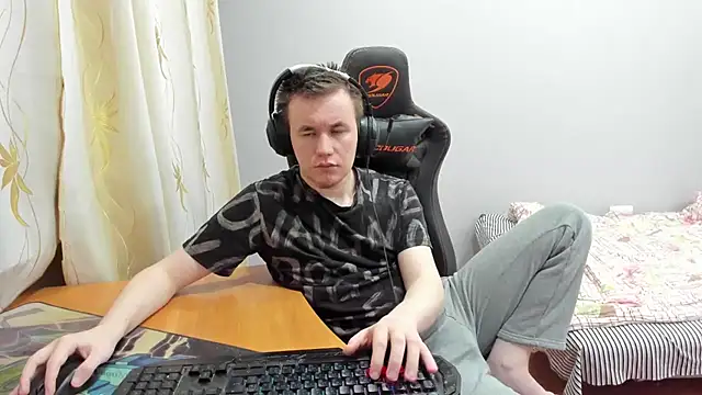 iliaskrislove online show from November 20, 1:12 pm