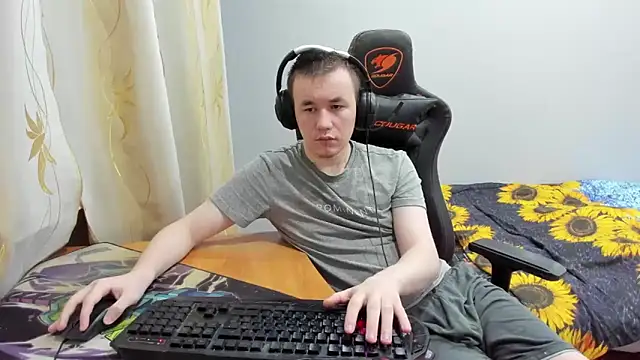 iliaskrislove online show from October 31, 2:30 am