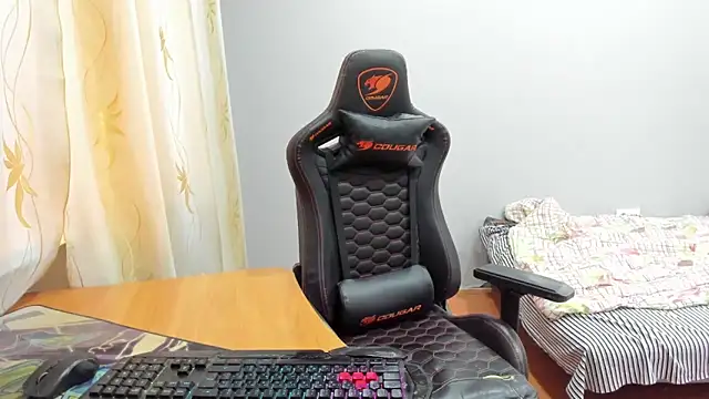 iliaskrislove online show from November 22, 7:51 am