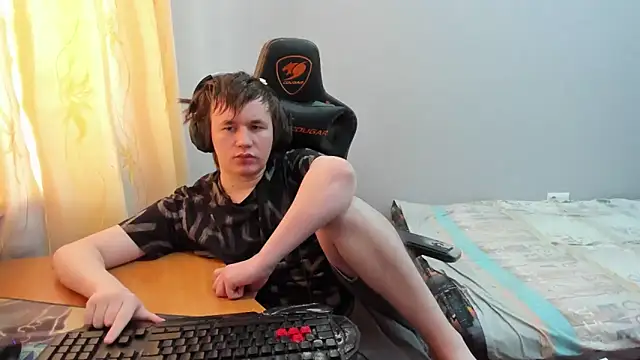 iliaskrislove online show from March 15, 9:27 am