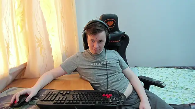 iliaskrislove online show from June 3, 6:47 am