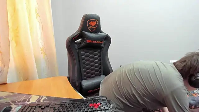 iliaskrislove online show from February 24, 4:35 am