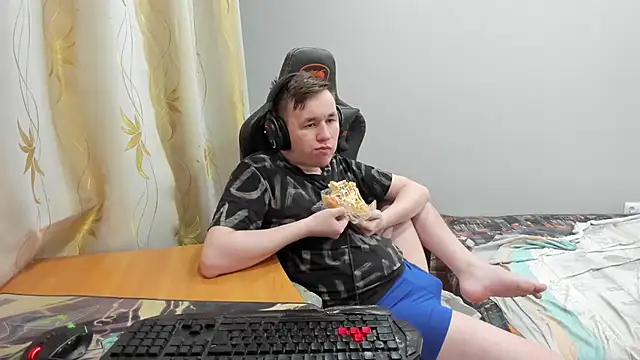 iliaskrislove online show from April 30, 9:19 pm