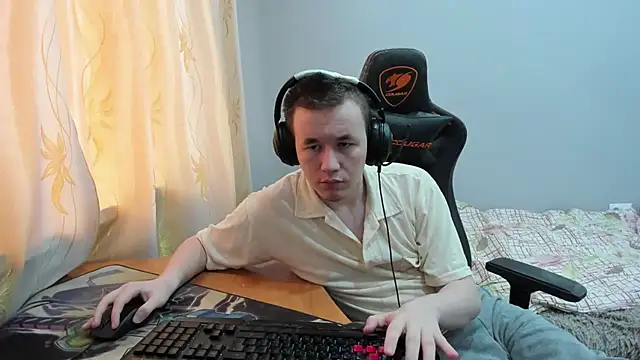 iliaskrislove online show from November 4, 6:39 am