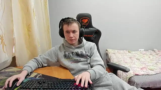 iliaskrislove online show from December 2, 4:58 am