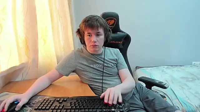 iliaskrislove online show from April 13, 10:19 am