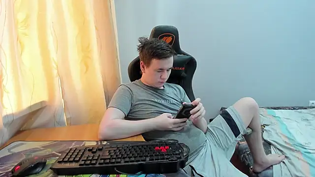 Snapshot of iliaskrislove chatting on June 20, 11:26 am iliaskrislove online show from June 20, 11:26 am