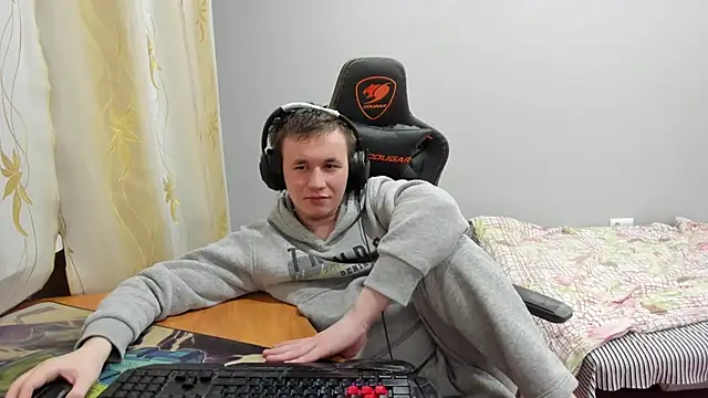 iliaskrislove online show from December 2, 5:03 pm