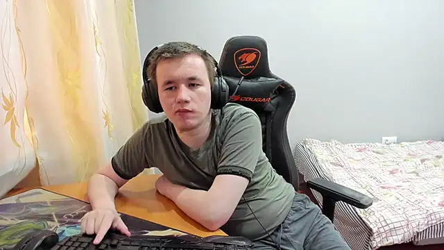 iliaskrislove online show from December 3, 5:41 am