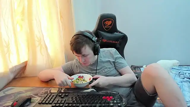 iliaskrislove online show from May 30, 7:04 am