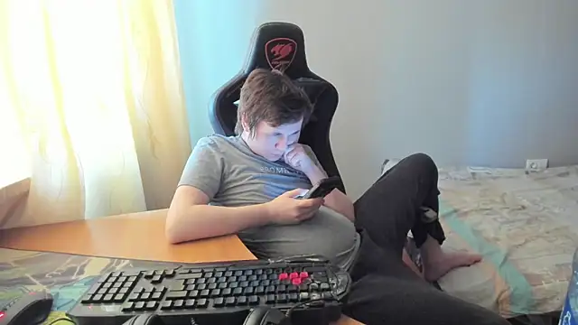 iliaskrislove online show from March 20, 4:24 am