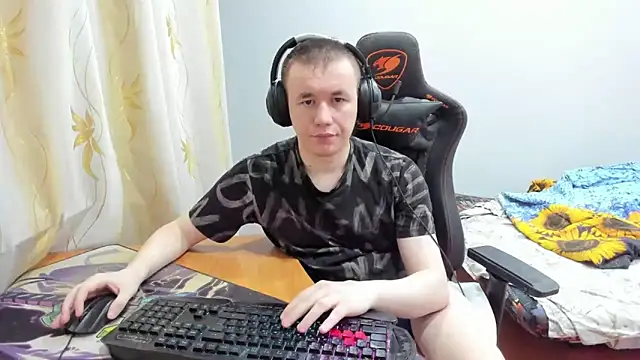 iliaskrislove online show from October 11, 3:46 pm