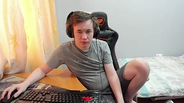 iliaskrislove online show from February 12, 5:40 am