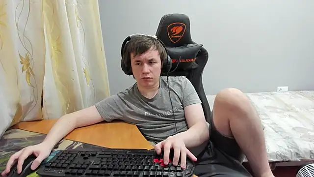 iliaskrislove online show from February 14, 1:44 pm