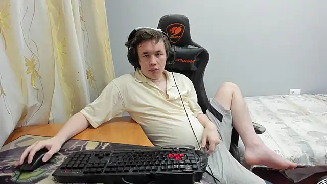 iliaskrislove online show from February 18, 7:10 pm