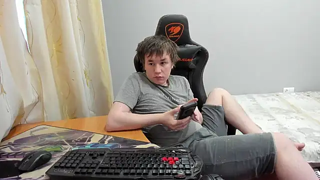 iliaskrislove online show from February 15, 3:51 am