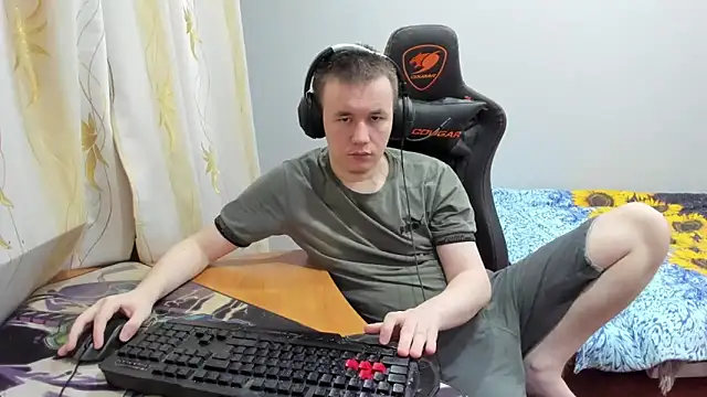 iliaskrislove online show from October 24, 4:06 pm