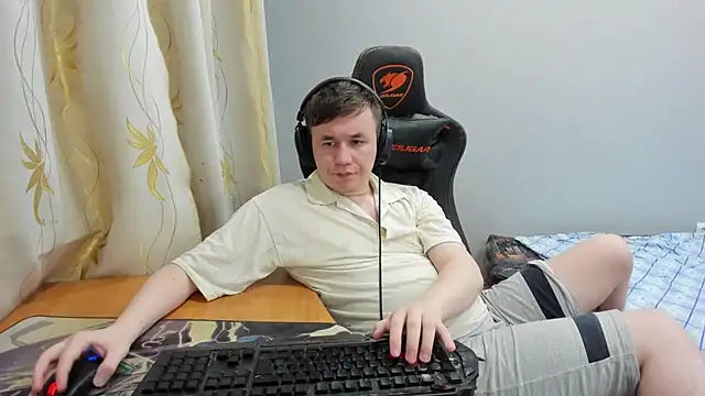 iliaskrislove online show from May 7, 5:27 pm