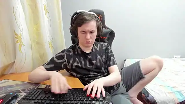 iliaskrislove online show from March 24, 4:18 pm