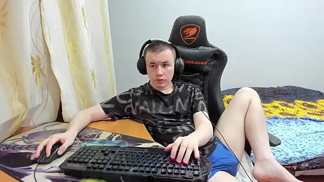 iliaskrislove online show from October 14, 1:50 am