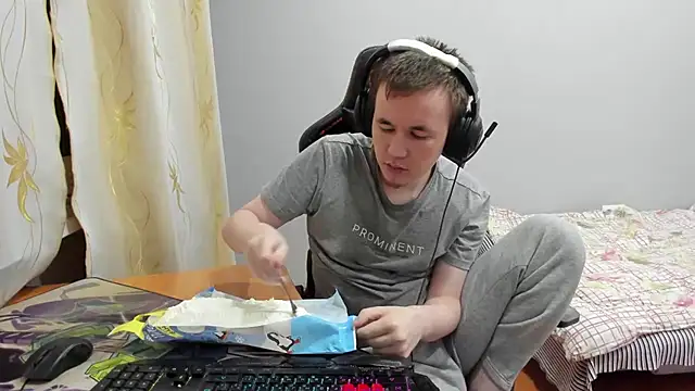 iliaskrislove online show from November 28, 10:54 pm