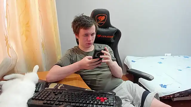 iliaskrislove online show from January 17, 5:44 am