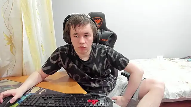 iliaskrislove online show from February 9, 1:03 am