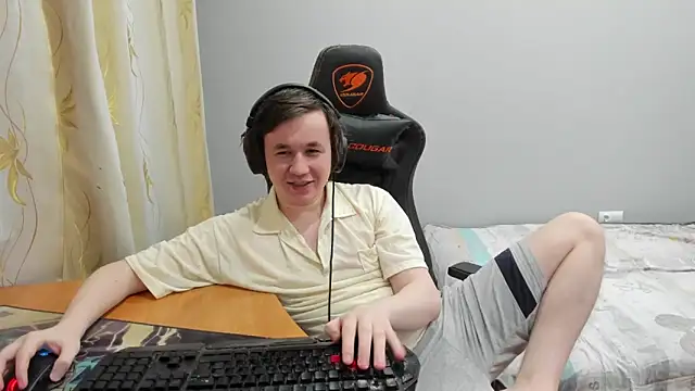 iliaskrislove online show from March 29, 9:05 pm