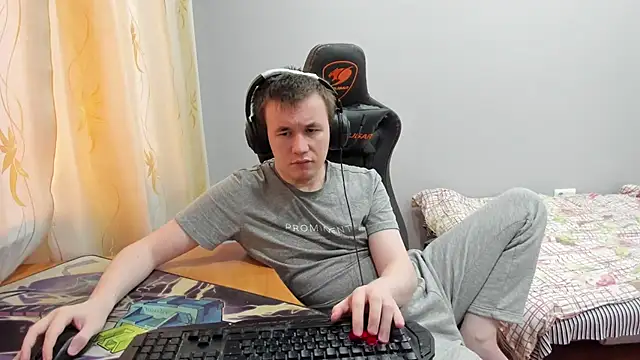 iliaskrislove online show from November 28, 9:20 am