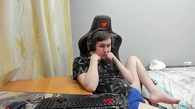 iliaskrislove online show from April 5, 3:51 pm