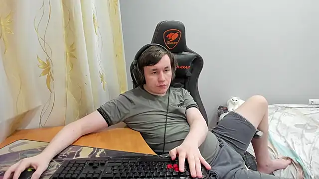 iliaskrislove online show from April 12, 12:03 am