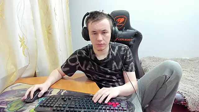 iliaskrislove online show from November 8, 12:09 pm