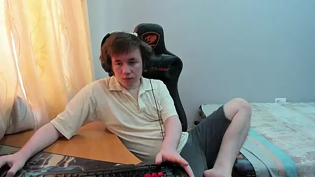 iliaskrislove online show from February 26, 6:46 am