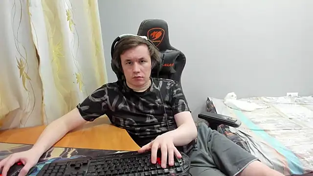 iliaskrislove online show from March 14, 7:31 pm